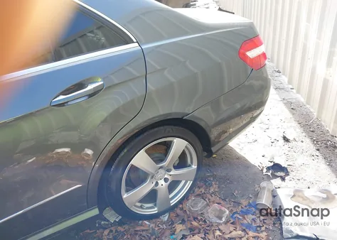 2011 Mercedes-Benz E 350 из США, поврежденный, VIN WDDHF5GB8BA300992